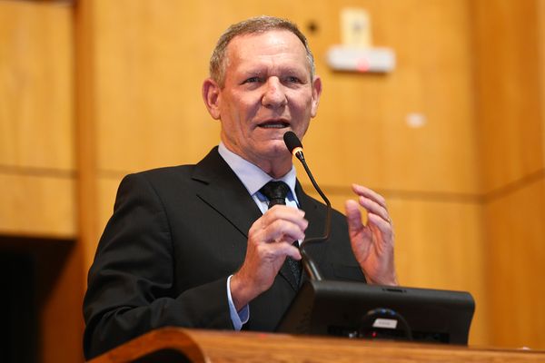 Indicados pelo PT vão deixar cargos no governo do Estado