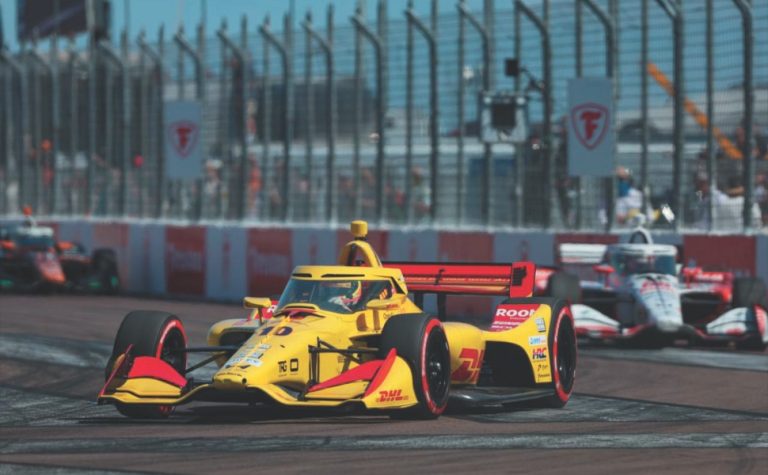 Indy dá início às provas em ovais