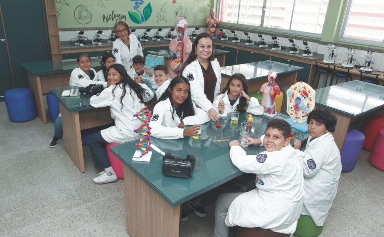 “Investigadores da Ciência”: projeto leva alunos a explorar laboratório na Serra