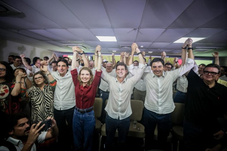 João Campos anuncia chapa ao Governo de PE com Marília Arraes e Humberto Costa