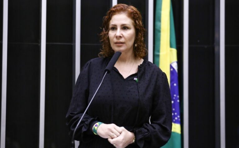 Justiça italiana decide aceitar extradição de Zambelli para o Brasil