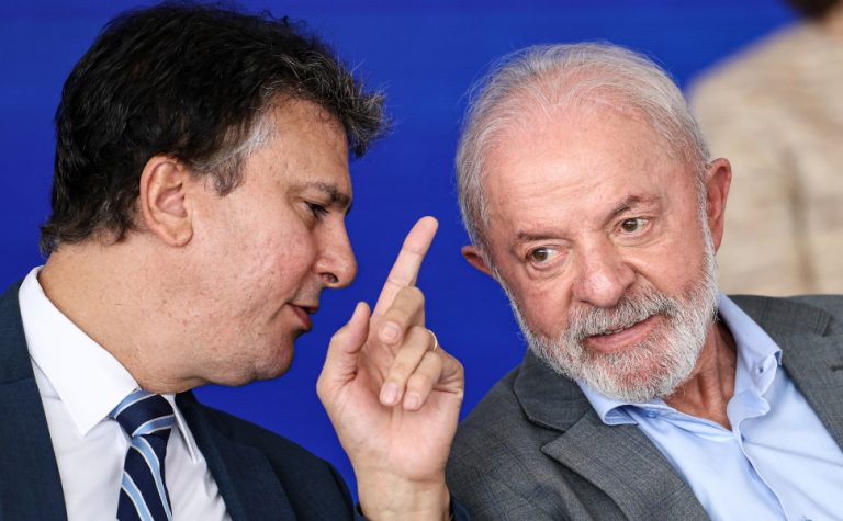 Lula diz que Camilo Santana sai para ser candidato no Ceará