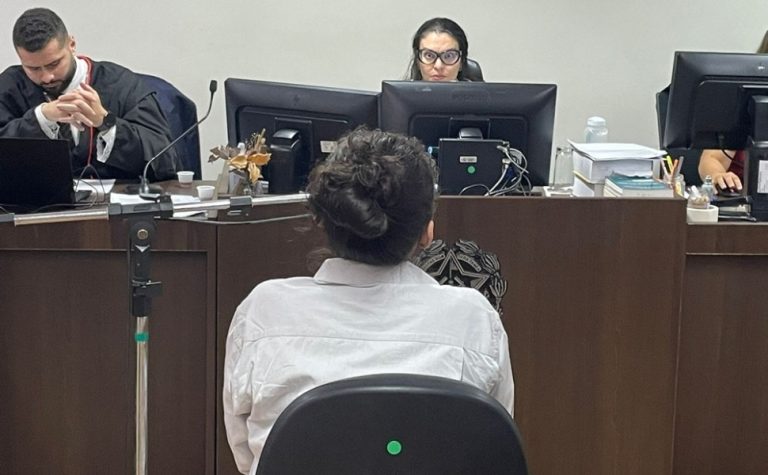 Mãe é absolvida após matar homem flagrado abusando criança de 11 anos em MG