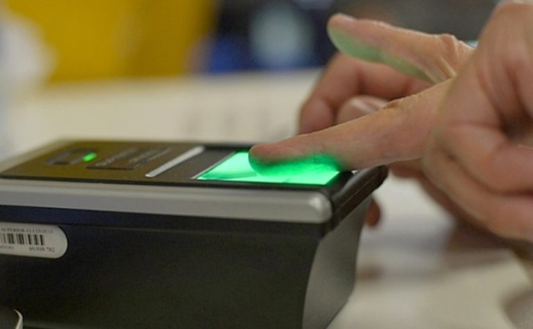 Mais de 870 mil eleitores do ES ainda não fizeram a biometria para votar este ano