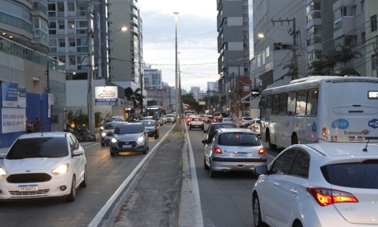 Mão única é liberada na Rodovia do Sol nesta segunda-feira