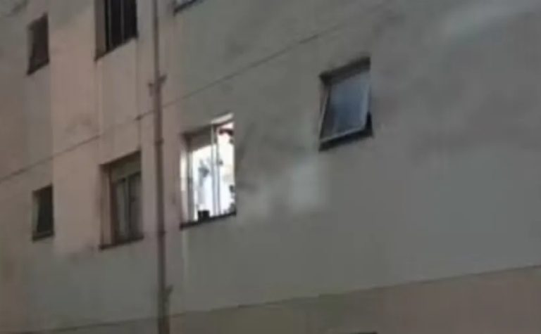 Mulher pula de prédio com filha de 2 anos para fugir de agressões do marido em SP