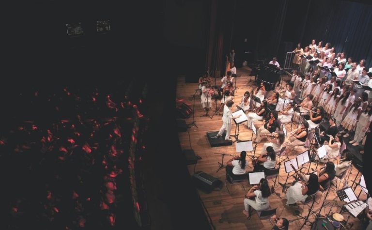 Música clássica no Theatro Carlos Gomes e dança urbana em Cariacica