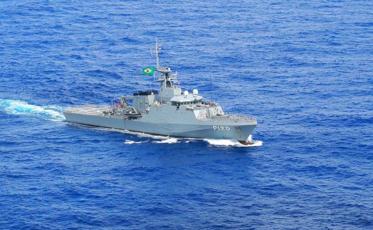Navio da Marinha abre visitação gratuita no Porto de Vitória neste sábado
