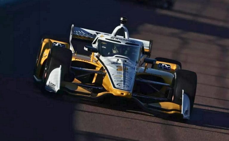 Newgarden vence em Phoenix e assume liderança