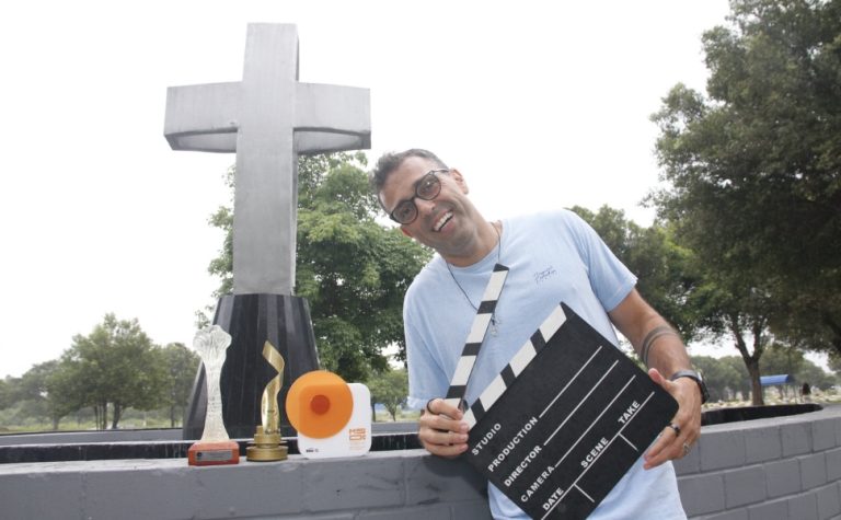 “Os Cravos”: sessão de terapia ganha prêmio internacional