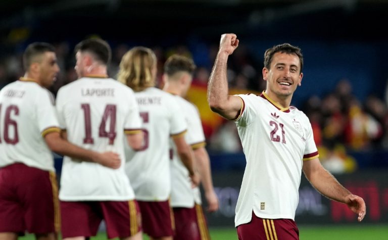 Oyarzabal faz dois, Espanha brilha e chega a 27 jogos de invencibilidade