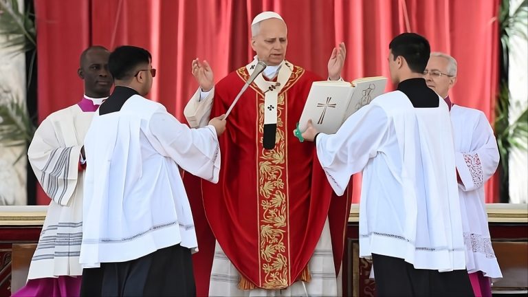 Papa Leão 14 diz que Deus não pode ser usado para justificar guerras