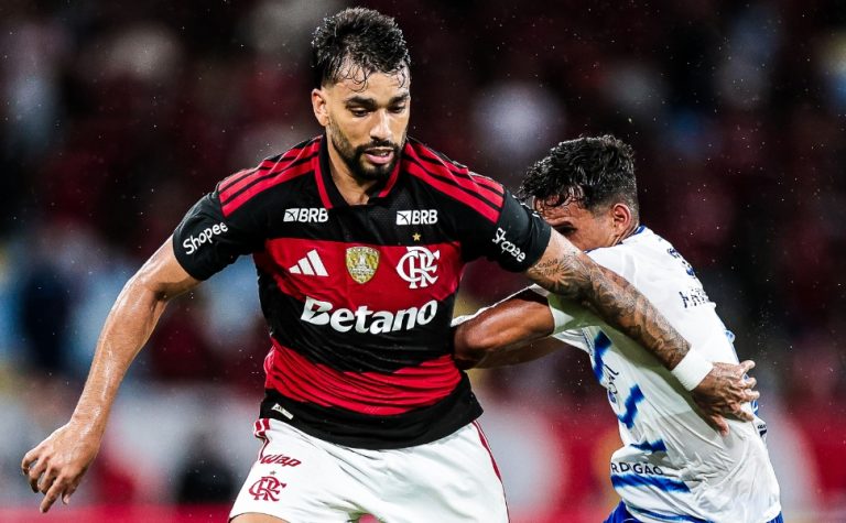 Paquetá sofre fratura no dedo e defenderá o Flamengo com uso de imobilização