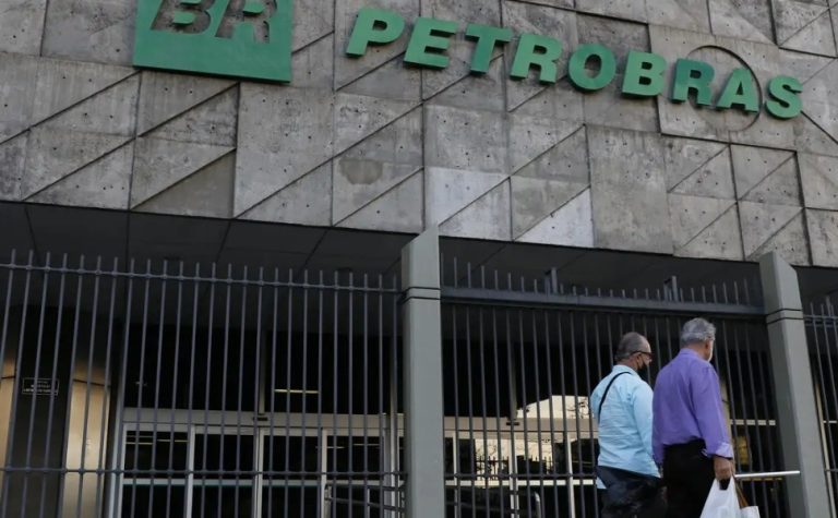 Petrobras aprova adesão ao programa do governo para baratear diesel