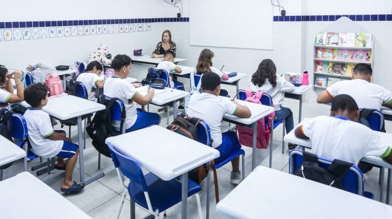 Prevenção à violência contra mulheres será abordada desde o Ensino Básico