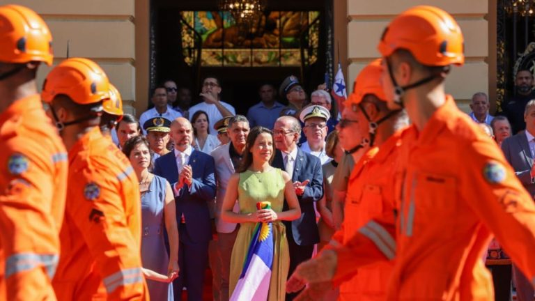 Raquel Lyra defende “mais democracia” e liberdade na Data Magna de Pernambuco