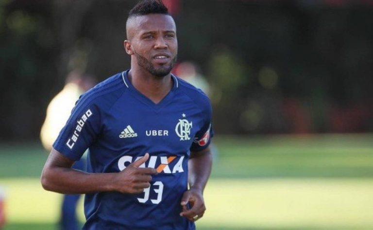 Rio Branco fecha a contratação de Rafael Vaz, ex-Fla e Vasco