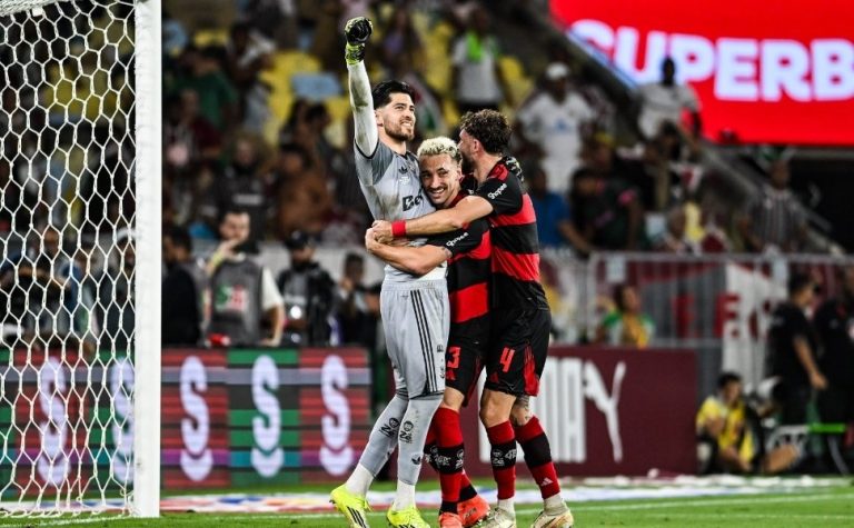 Rossi brilha nos pênaltis e o Flamengo é tricampeão carioca