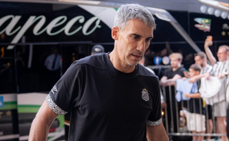 Santos demite Vojvoda e tem Cuca como substituto preferido