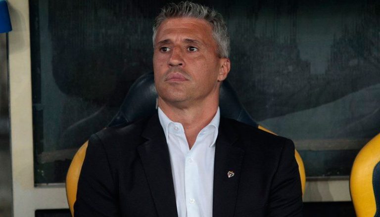 São Paulo anuncia saída do técnico Hernán Crespo