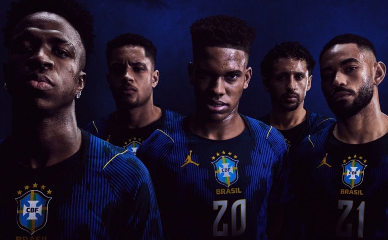 Seleção brasileira lança camisa azul para a Copa com logo da Jordan