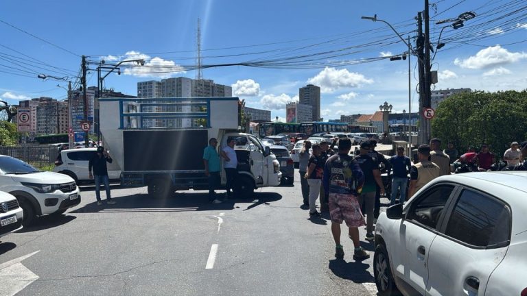 Após protesto por morte de motorista, Governo de PE recebe comitiva no Palácio