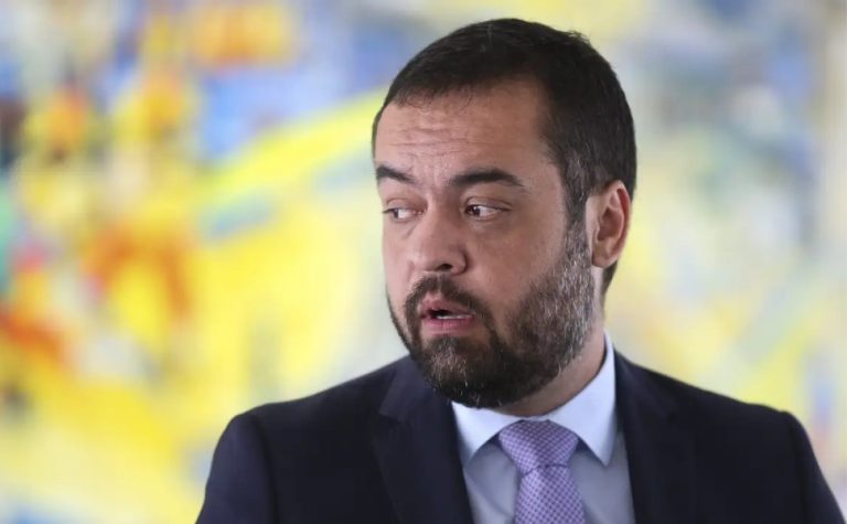 TSE condena Cláudio Castro e ex-governador fica inelegível até 2030