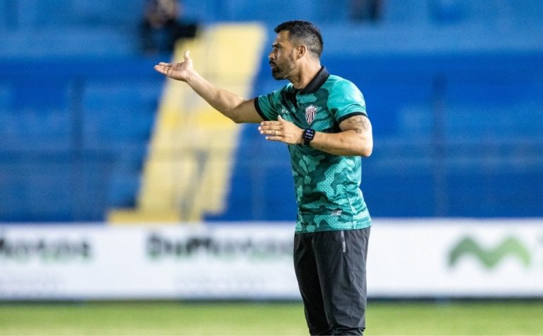 Técnico do Serra lamenta: “Gostaria que o jogo da volta fosse no Robertão”