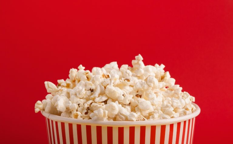 “Traga Seu Balde”: cinema faz promoção de até 10 litros de pipoca por R$ 19