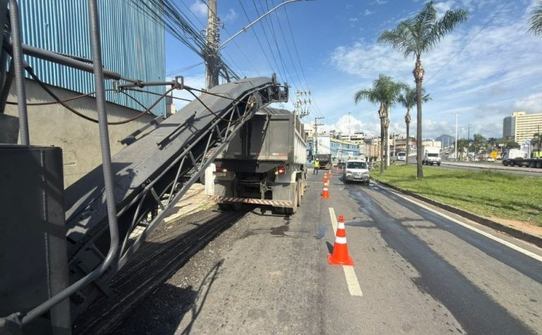 Trecho da Avenida Mário Gurgel, em Cariacica, segue interditado até sábado