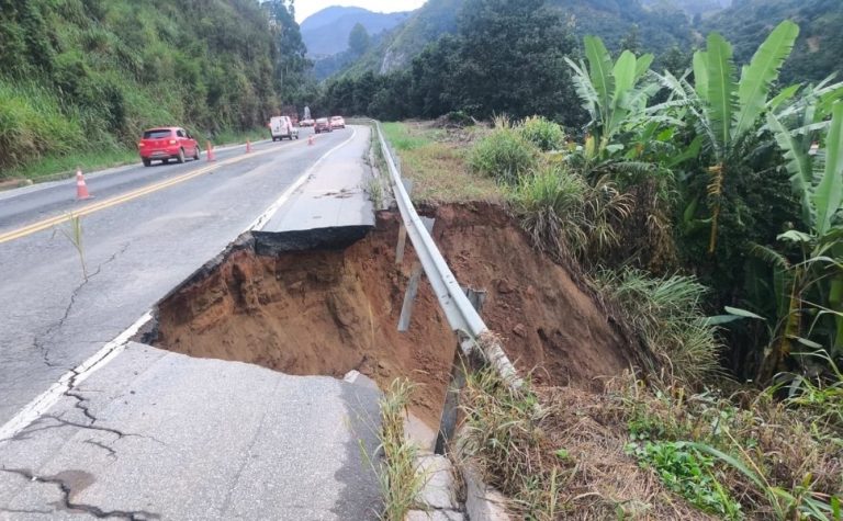 Trecho da BR-262 é parcialmente interditado após temporal na Região Serrana do ES