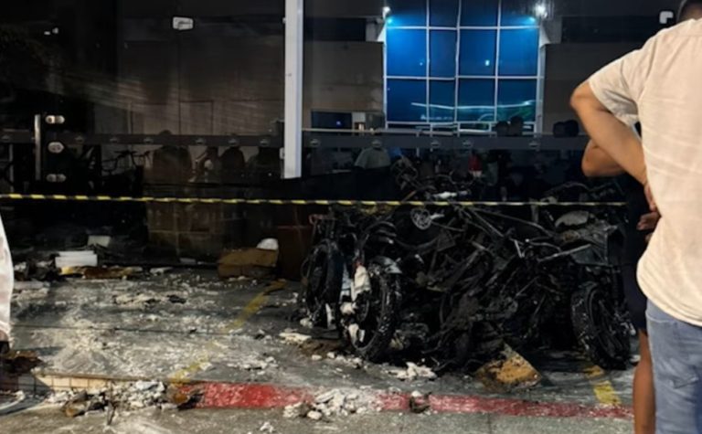 VÍDEO | Incêndio destrói 15 bicicletas elétricas em loja de Vila Velha
