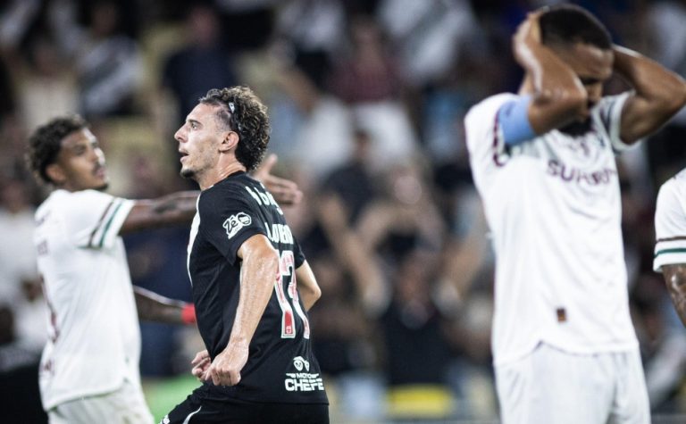 Vasco supera gol aos 53 segundos e vira sobre o Fluminense nos acréscimos