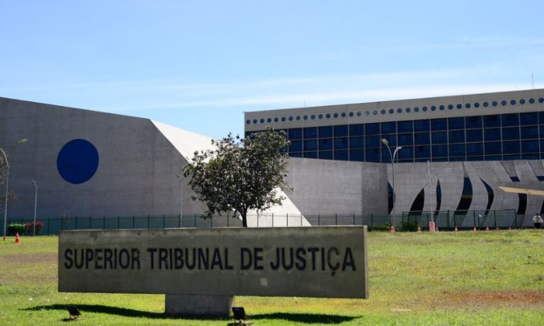 Justiça vai decidir como trabalhador sem emprego prova direito a benefícios do INSS