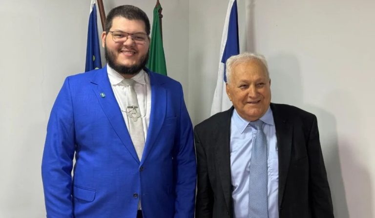 Vice de Cachoeiro sai de secretaria para poder disputar eleição