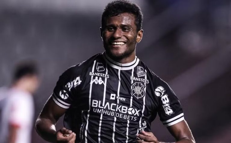 Vitória contrata atacante Maranhão, bicampeão com o Rio Branco