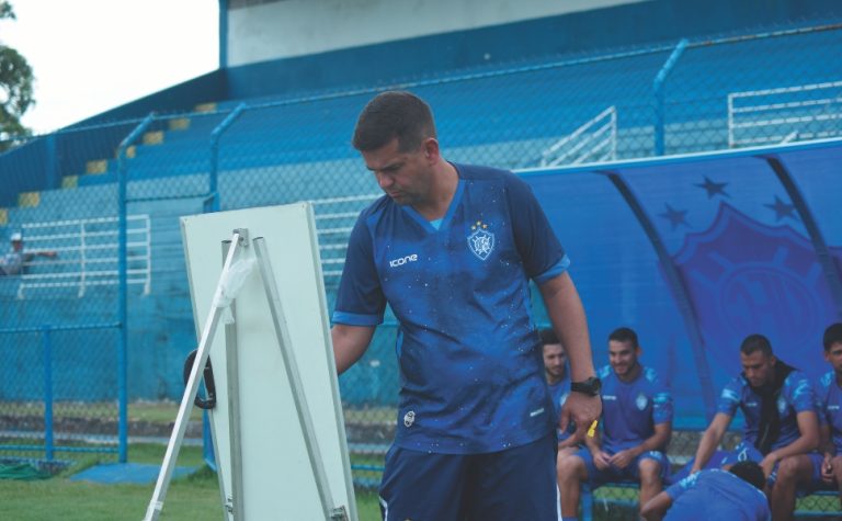 Vitória joga para confirmar volta à final do Capixabão