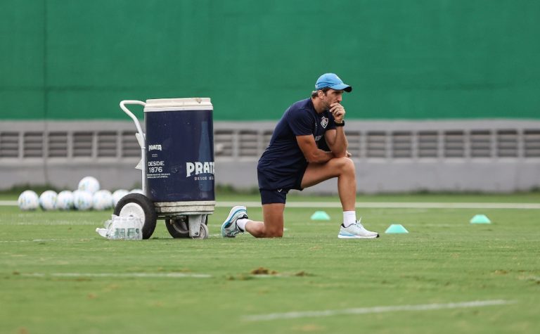 Zubeldía revela problema cardíaco e fala sobre pressão no futebol