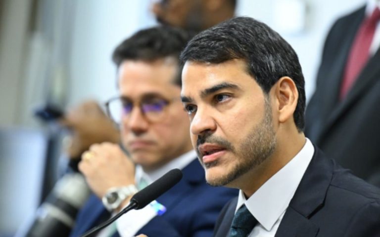 CCJ aprova Jorge Messias para o STF por 16 votos a 11 após sabatina