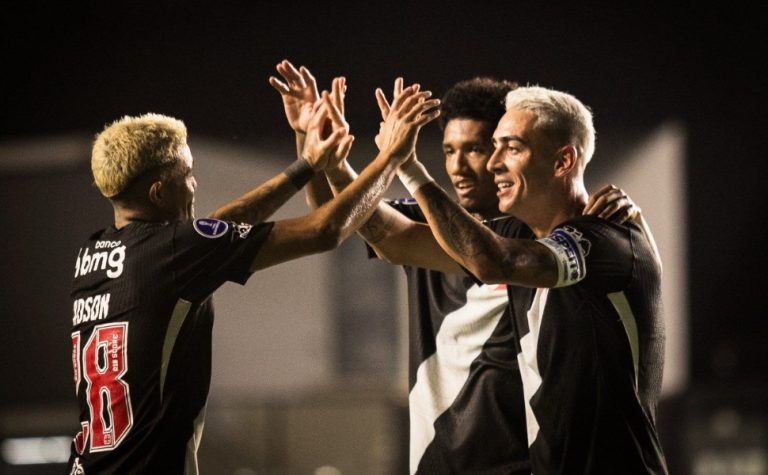 Adson brilha, Vasco vence o Olimpia e embola de vez grupo na Sul-Americana