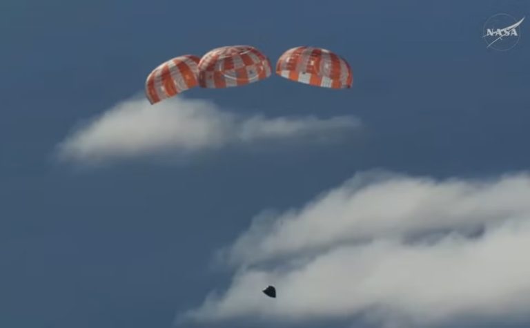 Artemis 2 pousa no mar e conclui a primeira viagem tripulada à Lua do século 21