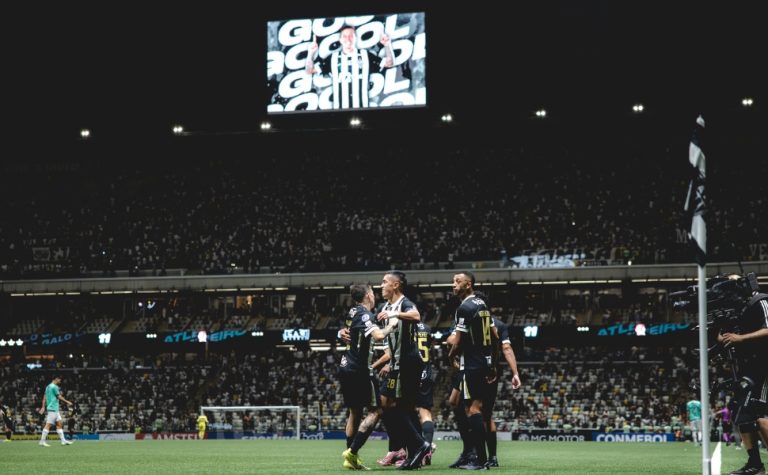 Atlético-MG joga mal, mas vence o Juventud-URU com gol no fim