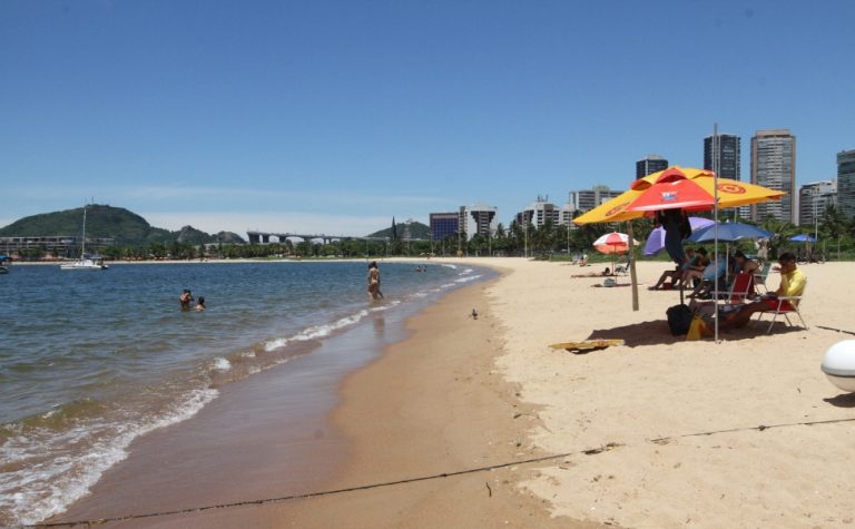 Entenda o resultado o relatório que monitorou a mancha na Praia da Guarderia