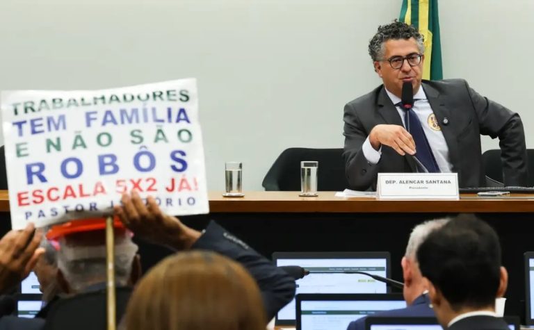 Câmara instala comissão para analisar PEC do fim da escala 6X1