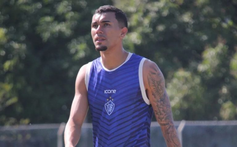 Carlinhos retorna para a quarta passagem pelo Vitória