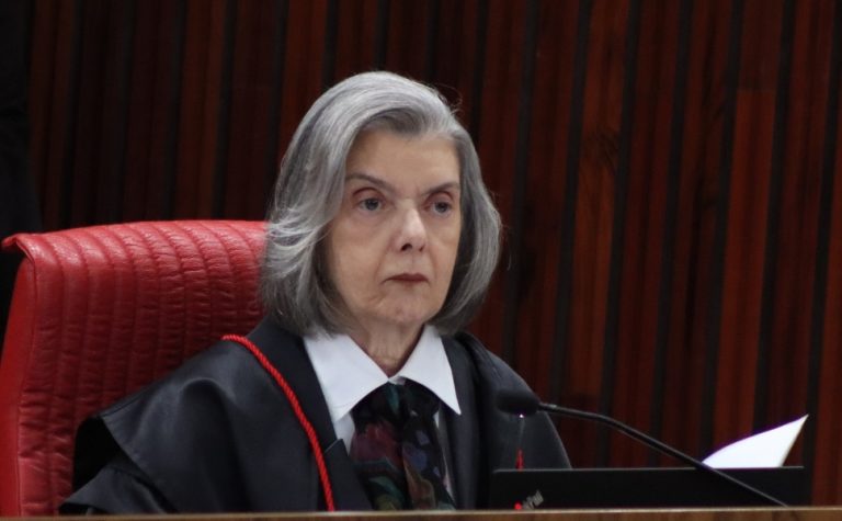 Cármen Lúcia antecipa saída do TSE, e Kassio assume presidência em maio