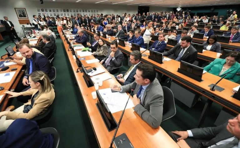 Comissão retoma análise do fim da escala 6×1 nesta quarta-feira