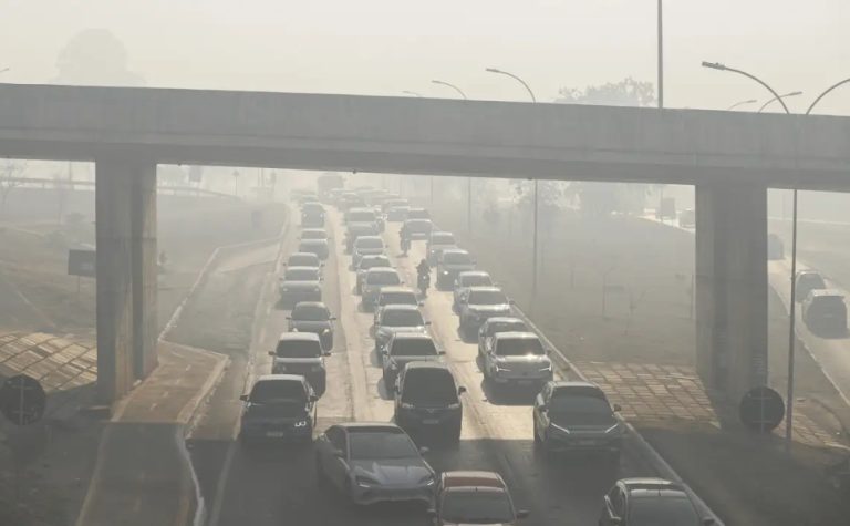 Ar poluído aumenta risco de câncer, aponta relatório global