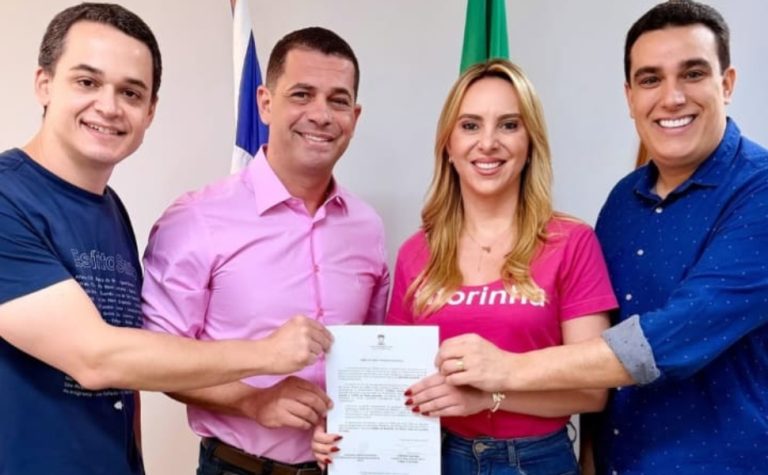 Cris Samorini é oficialmente prefeita de Vitória