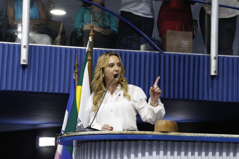 Cris demonstra independência, dizem vereadores